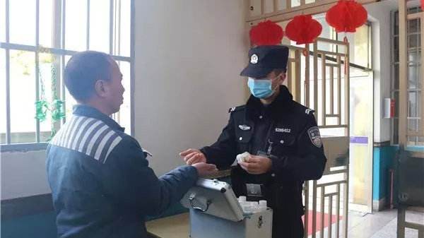 門式體溫檢測(cè)儀